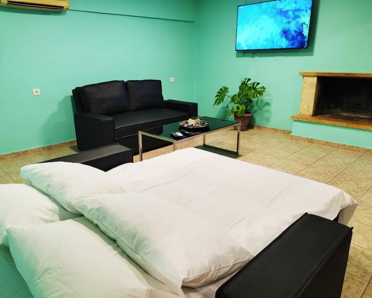 Sleepili Lägenhet Vrísai Exteriör bild